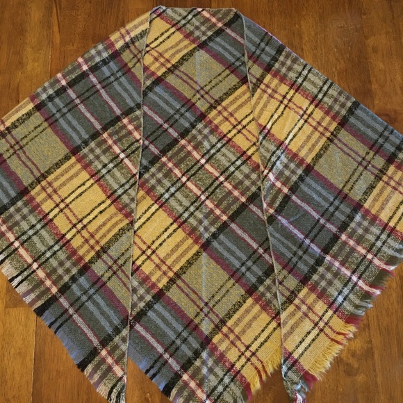 NWT Plaid Blanket Scarf Wrap BOUTIQUE - Picture 5 of 5